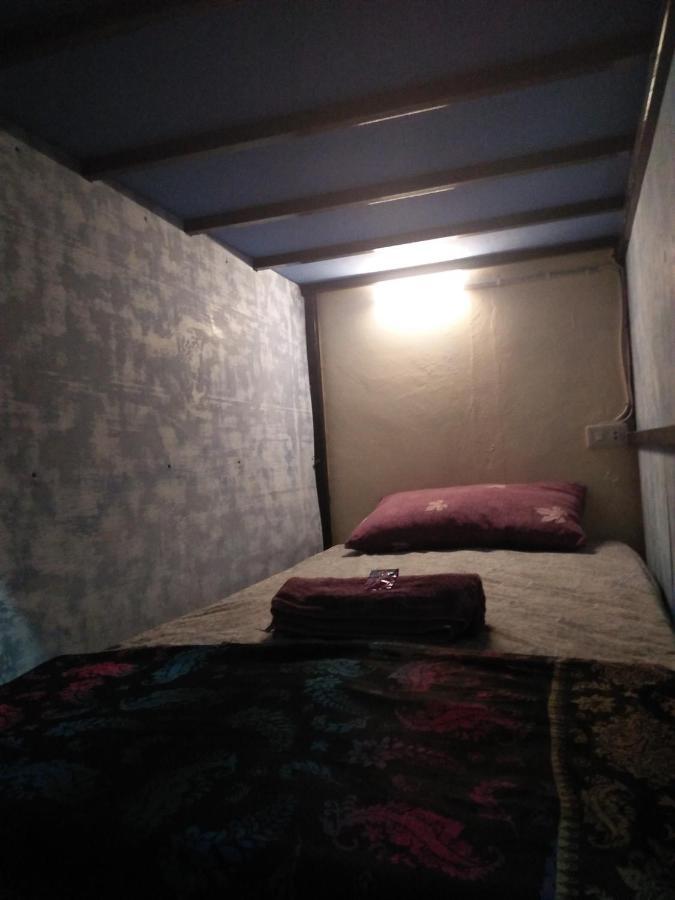 Salty Dog Hostel Telukdalem Екстер'єр фото