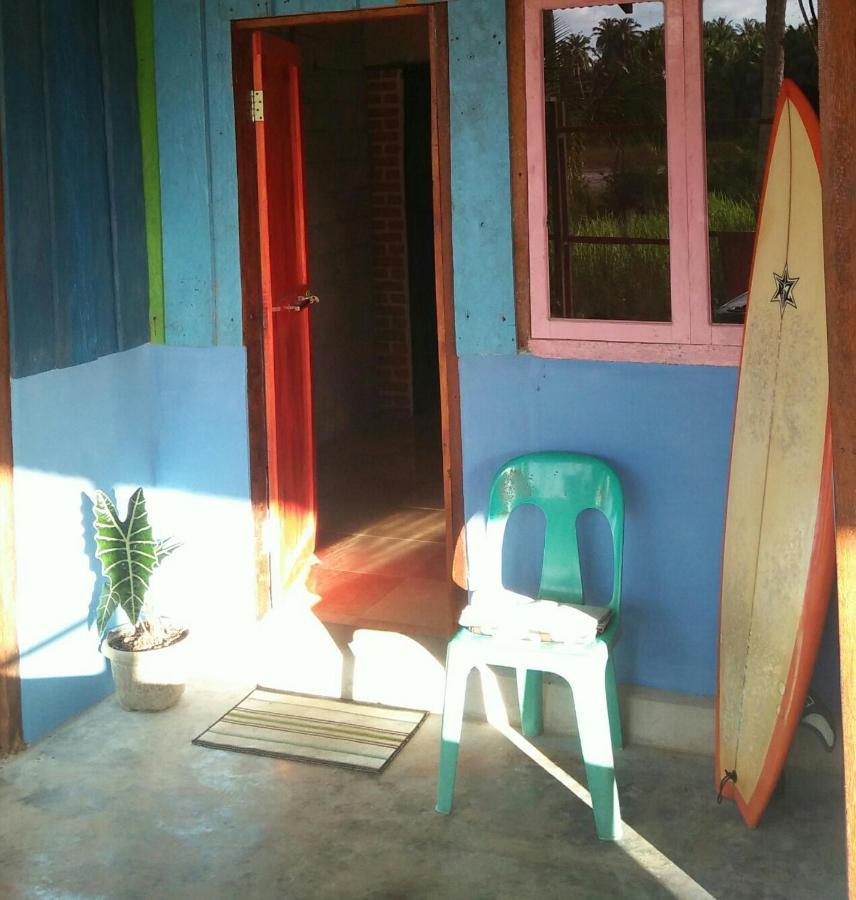 Salty Dog Hostel Telukdalem Екстер'єр фото