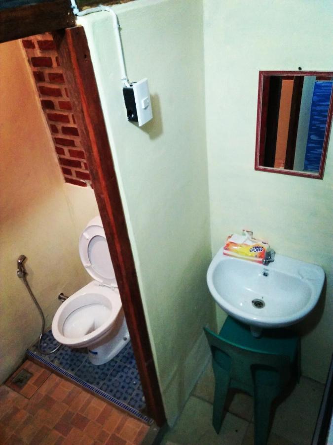 Salty Dog Hostel Telukdalem Екстер'єр фото