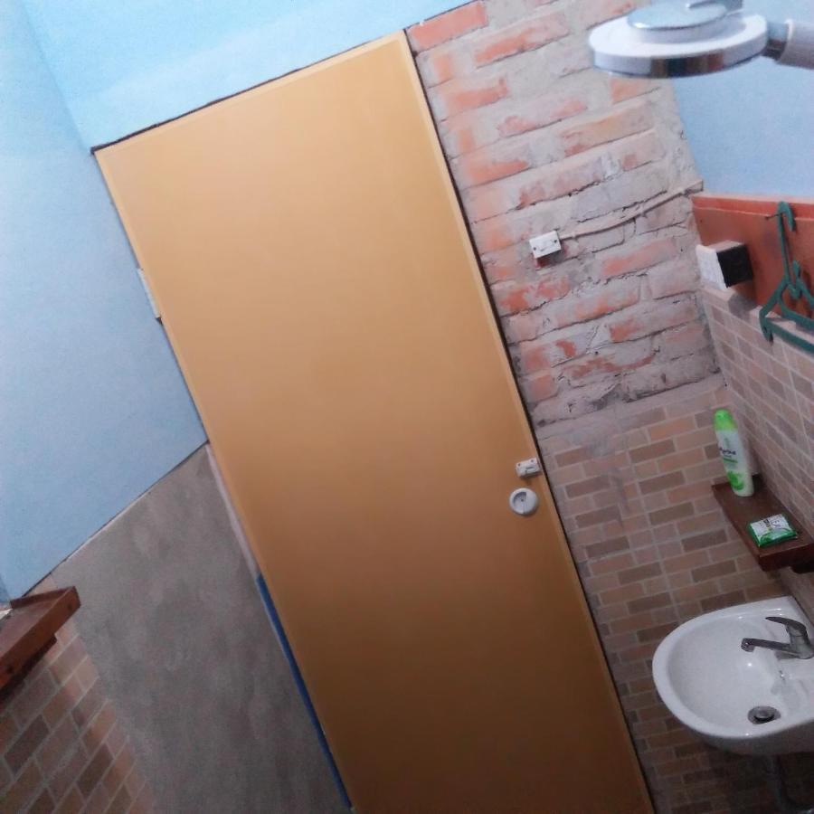 Salty Dog Hostel Telukdalem Екстер'єр фото