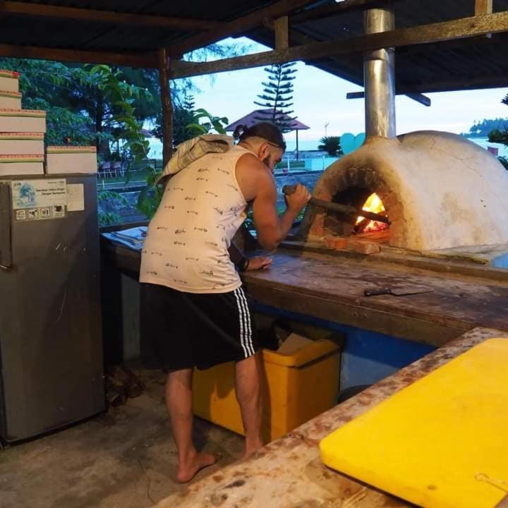 Salty Dog Hostel Telukdalem Екстер'єр фото