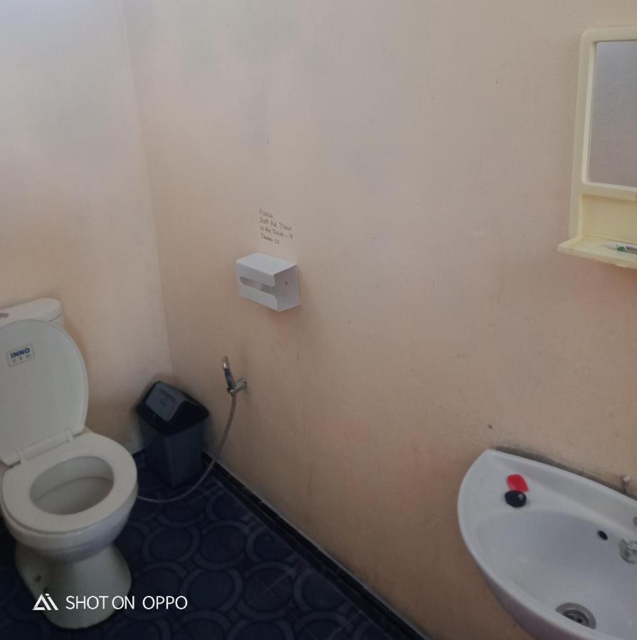 Salty Dog Hostel Telukdalem Екстер'єр фото